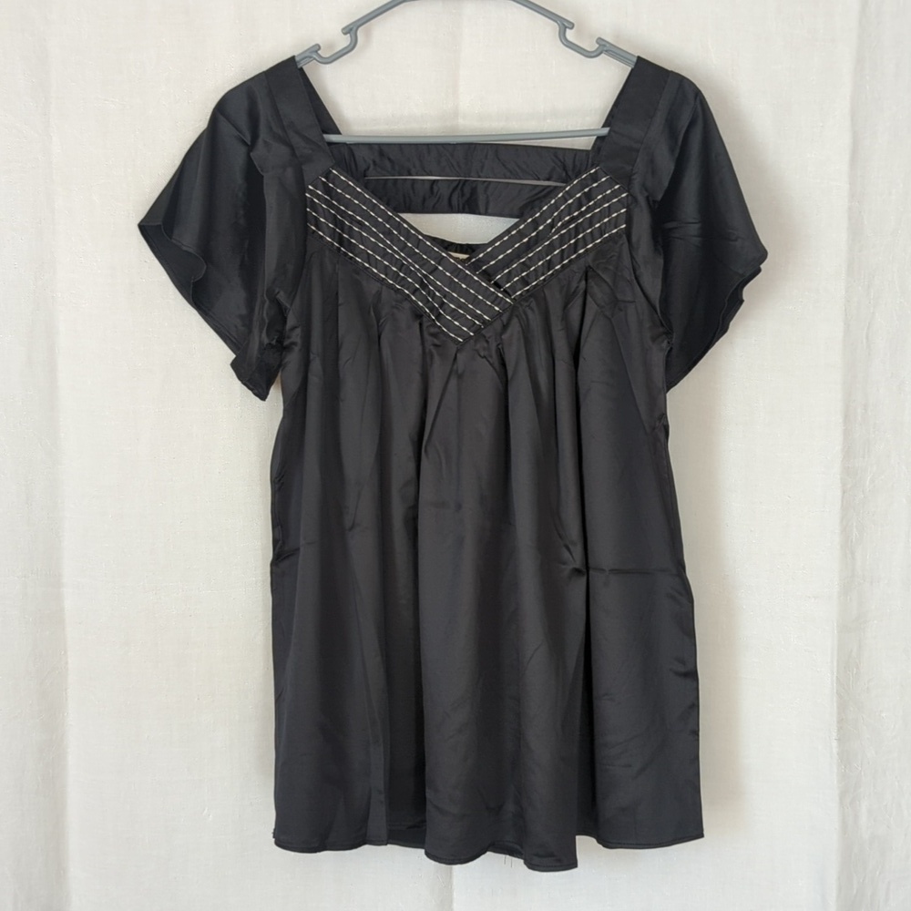 Love Stitch Black Satin Flowy Vneck Blouse Contrast Stitching Strappy Size Mediu